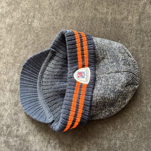 Chicago Bears Beanie with Bill - Picture 2 of 3